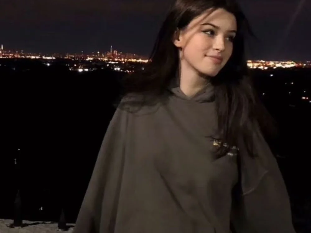 cherry_fever's Offline XXX Chat