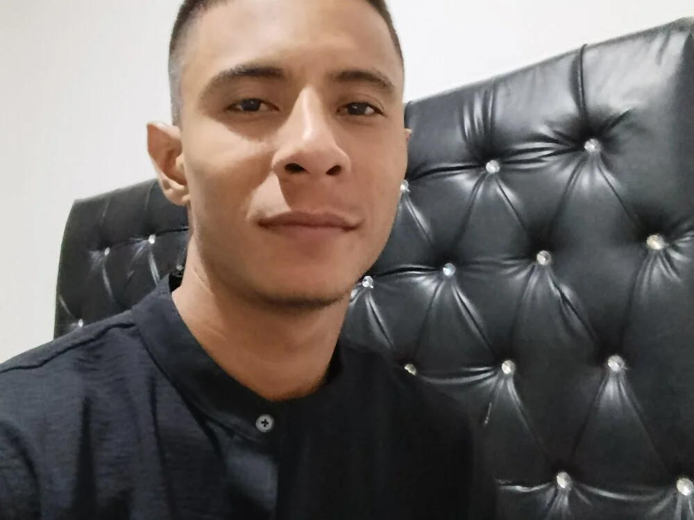 Manhot1997 Offline XXX-chat