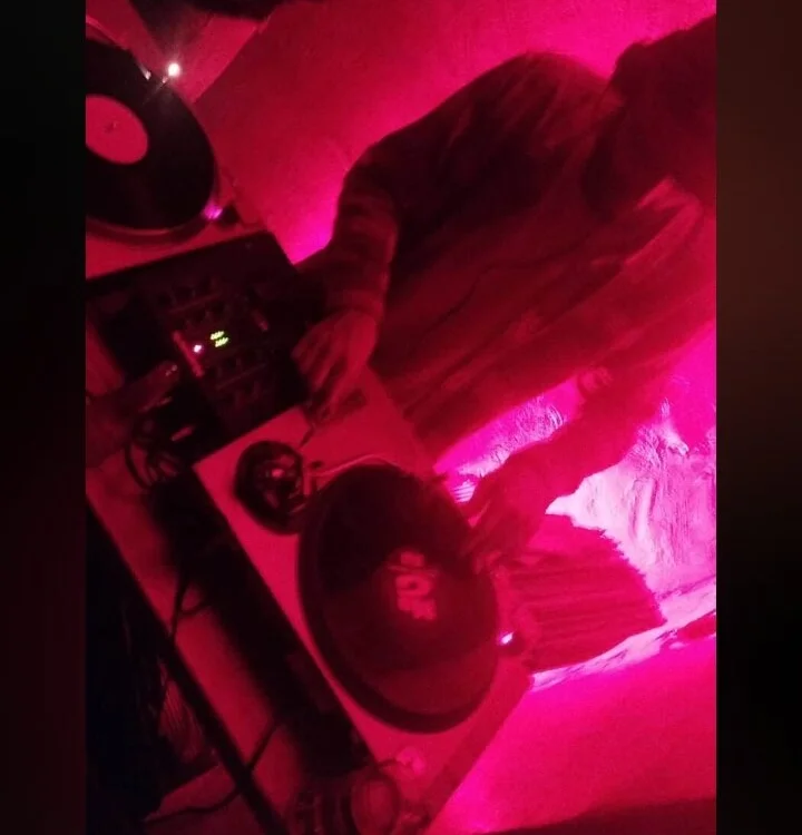 RedArmy77777 離線 XXX 聊天