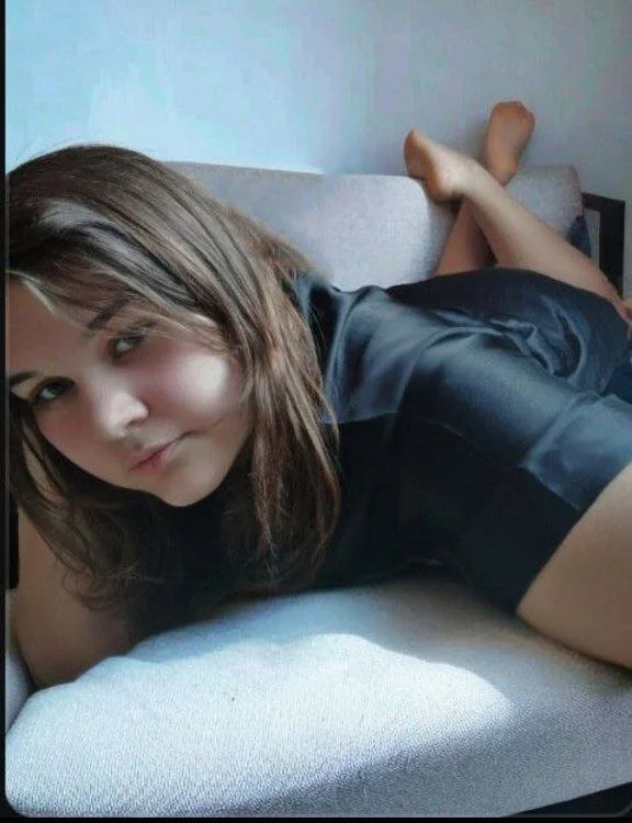 Kate_00X's Offline Chat Room