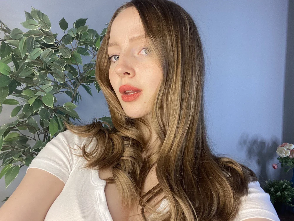 VeronaBisbee's Offline Chat Room