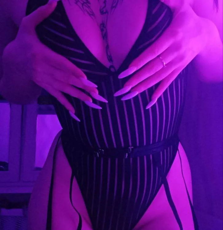 Rosie_Reis offline chatrum