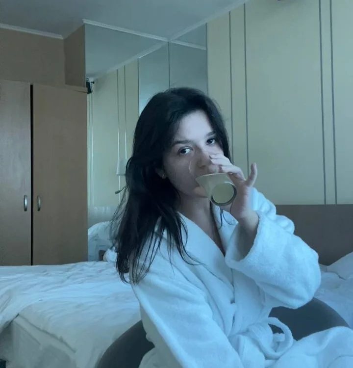 Offline XXX chat CrimsonBella