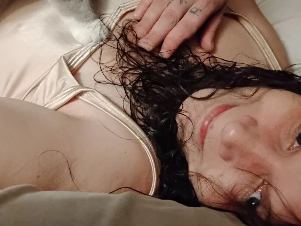 LilTinyWoman's Offline XXX Chat