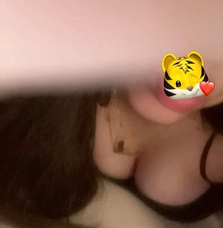 Sarah_L0's Offline XXX Chat