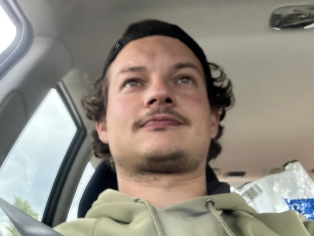 zinhonz's Offline Chat Room