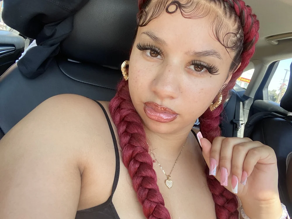 prettyfaceray's Offline Chat Room