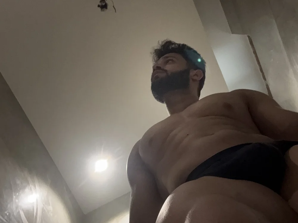 the_alpha_male501 Adlı Modelin Çevrimdışı XXX Sohbeti