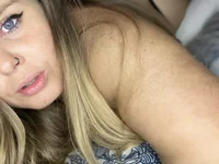 Juicy_LadyJ élő XXX-chatje