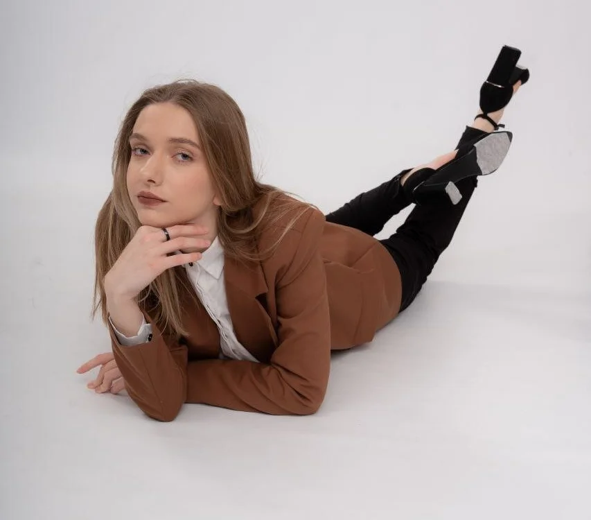 SonyaFoxxx's Offline Chat Room