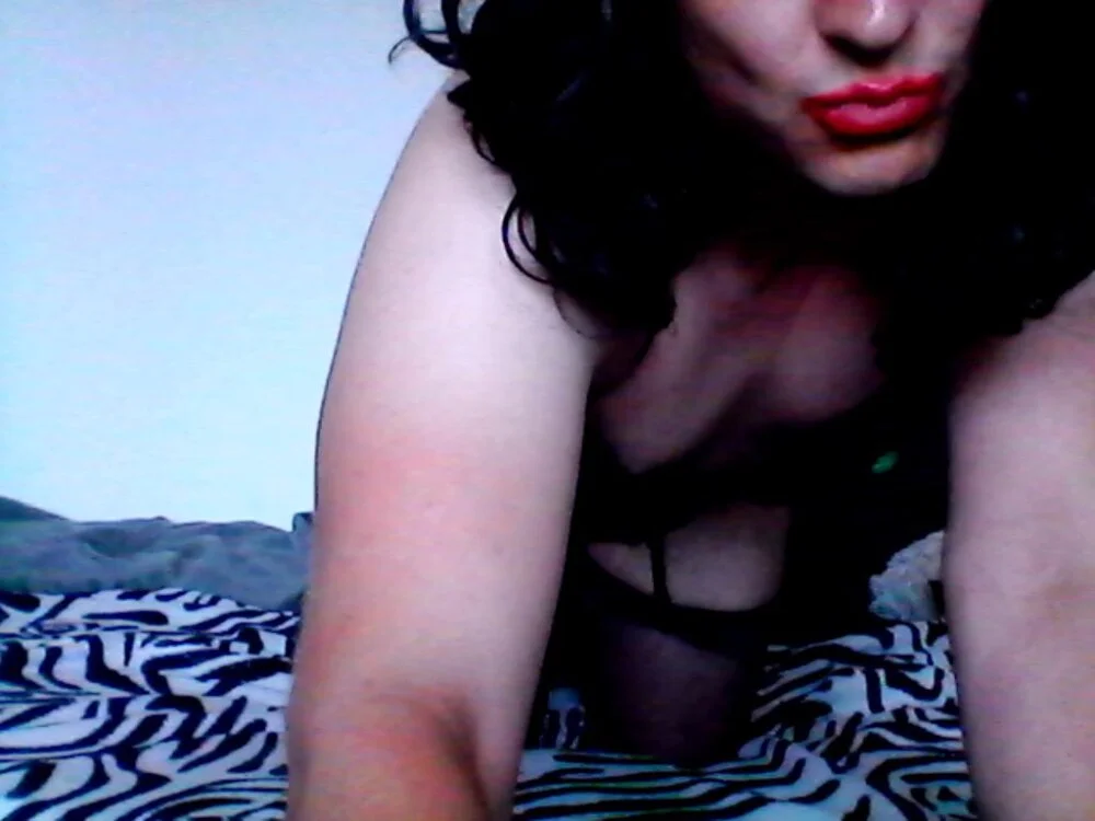 Sissy_LiaXXX Offline XXX-Chat