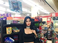 hollyyumiloove webcam thumbnail