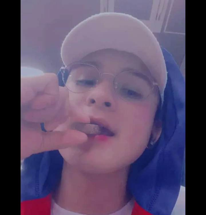 ange2kort's Offline Chat Room