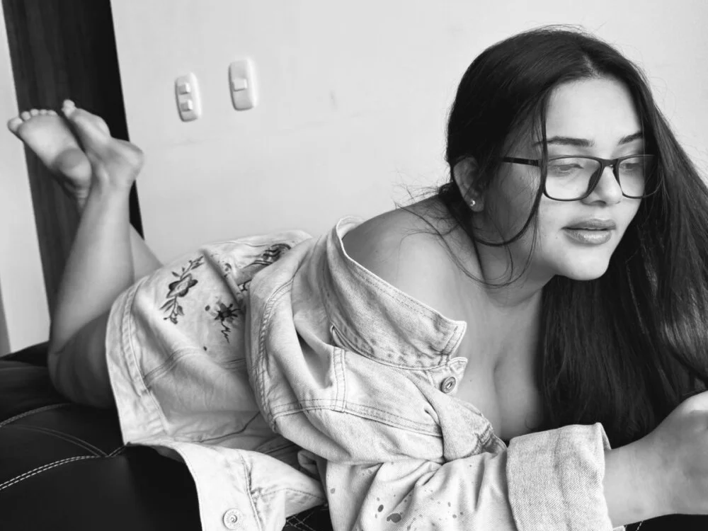 LeidyDi_27 Adlı Modelin Çevrimdışı XXX Sohbeti