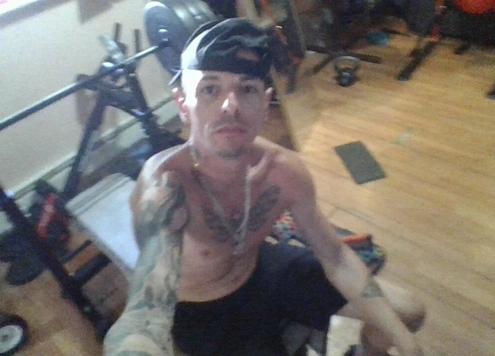 צ'אט XXX לא מקוון של NEWHUNGBOY