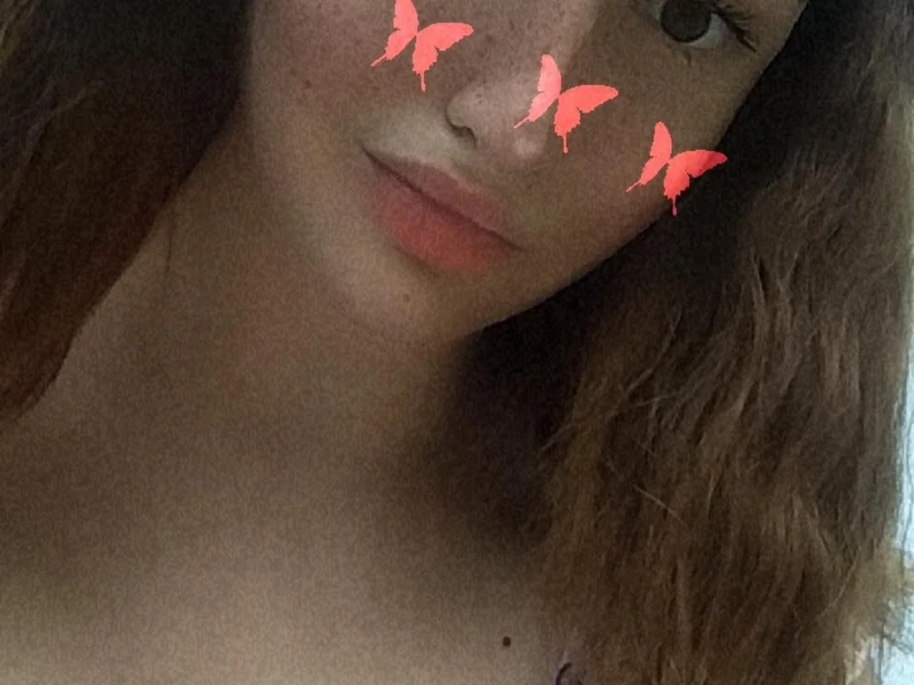 HotBabe16's Offline Chat Room