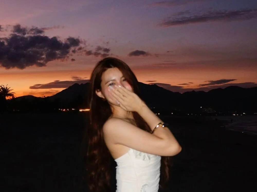 Rin-yiyi's Offline XXX Chat