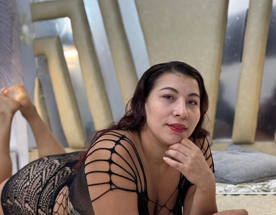 Sharon_Curvyy's Offline Chat Room
