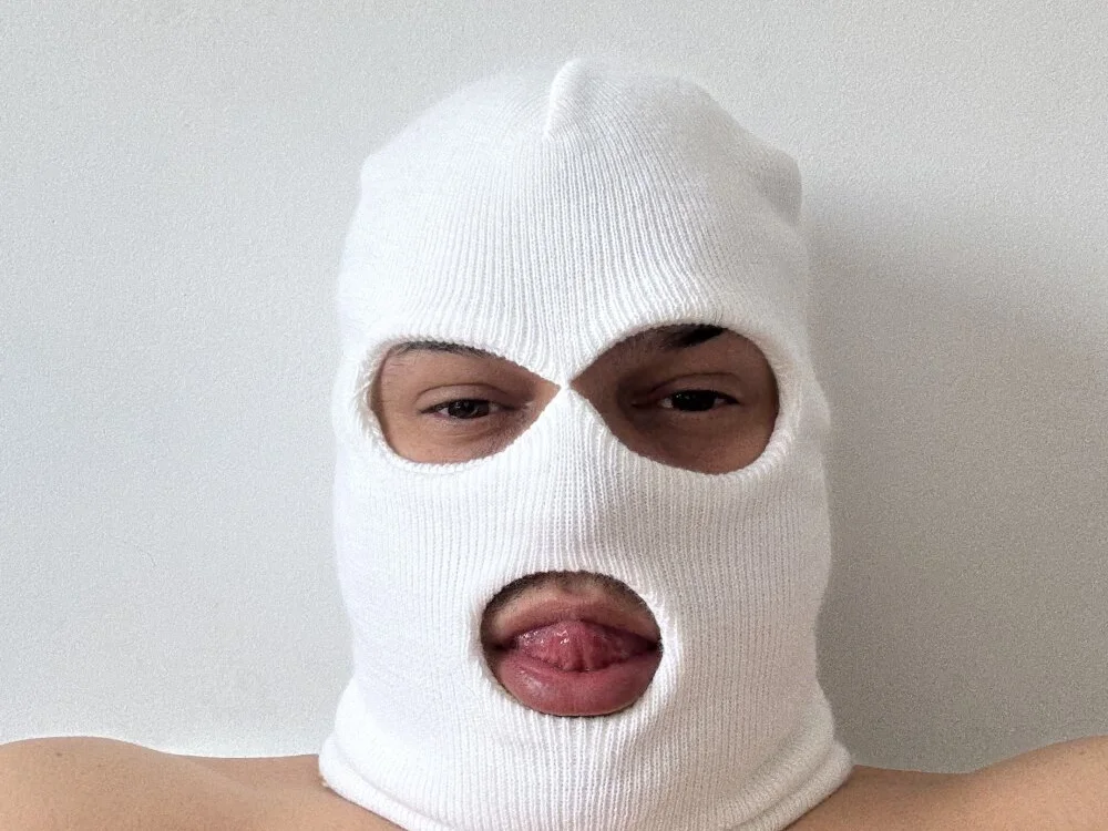 k1tt04n0nym0 Chat XXX offline