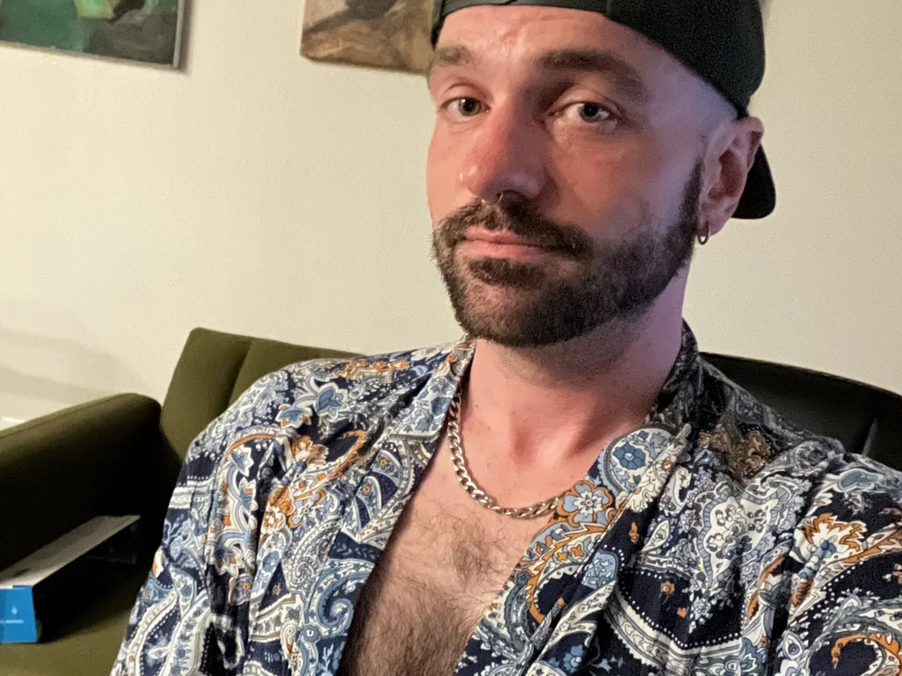 Ronanwilde's Offline Chat Room
