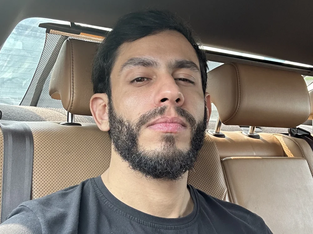 LatinBigClouds22cm's Offline XXX Chat