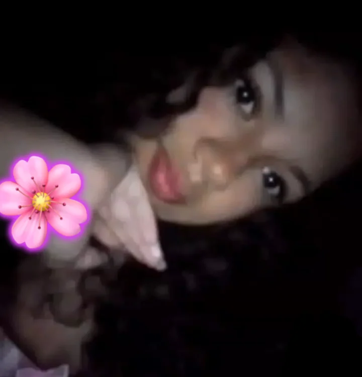 Tara_Phone's most recent online preview