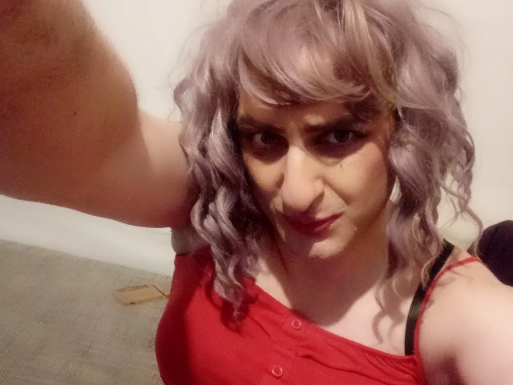Barbara1987White's Offline Chat Room