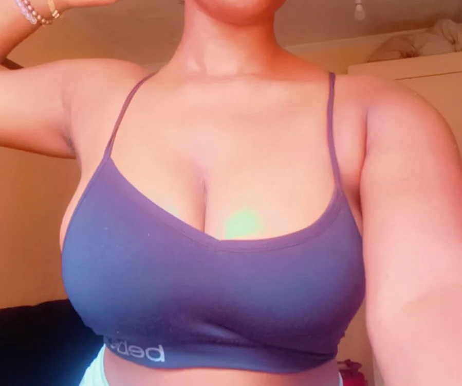 pretty_laazizi's most recent online preview