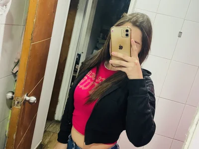 Andrea_bbsita Female Curvylatin Webcam Adult