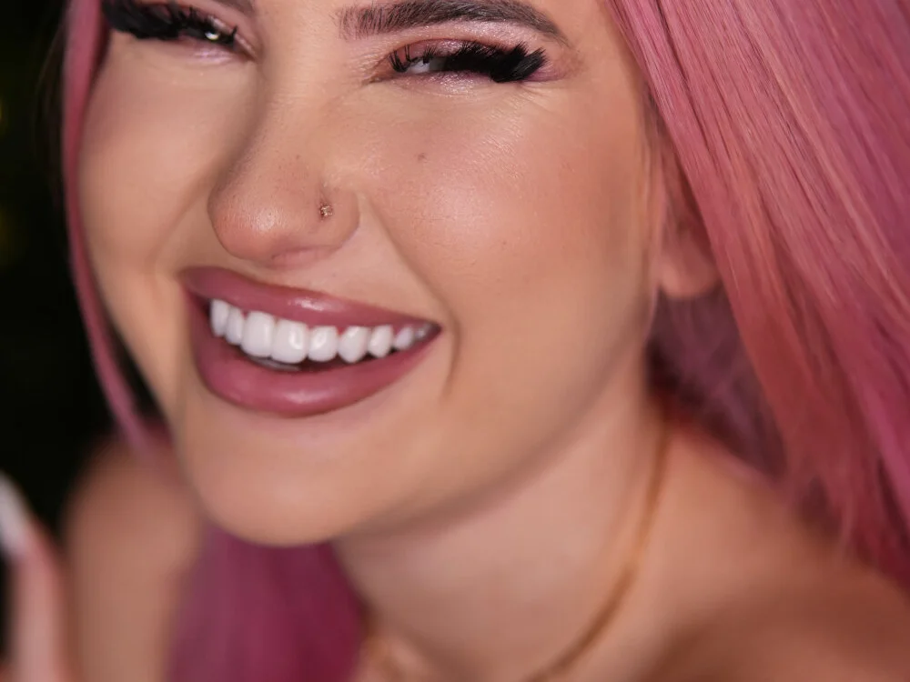 Miky_Lust élő XXX-chatje