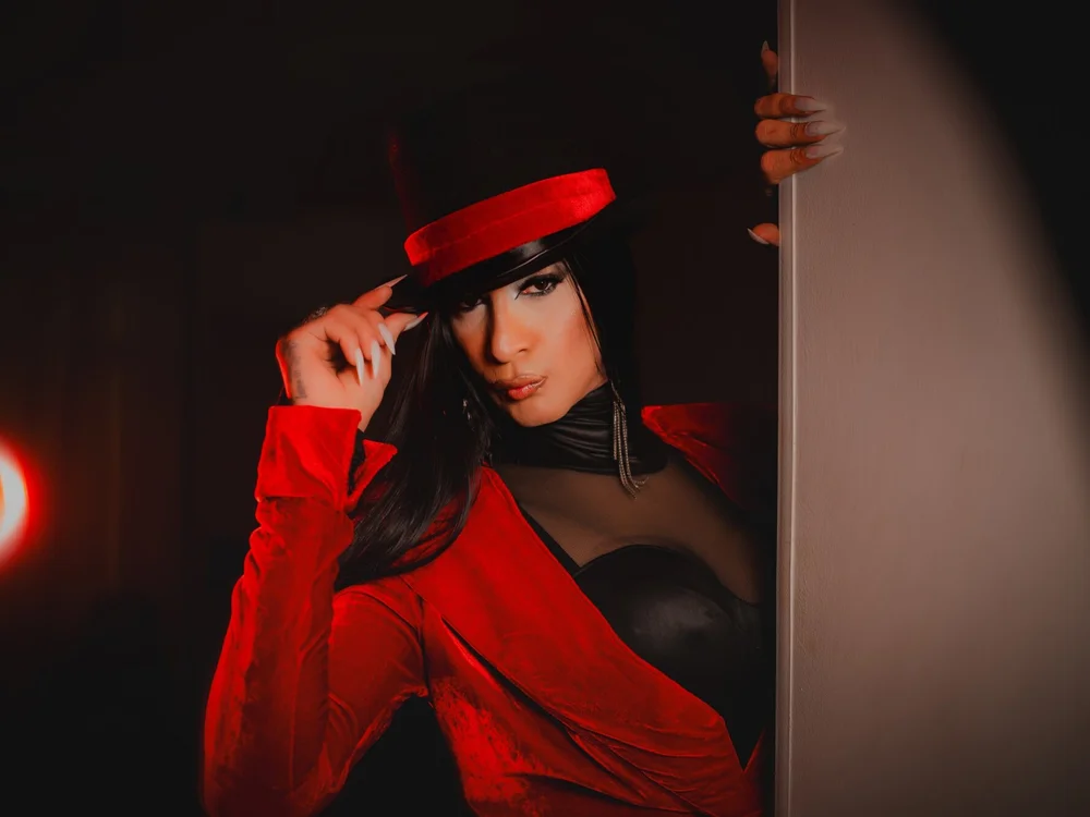 Esmeralda-Liipss' Offline Chat Room