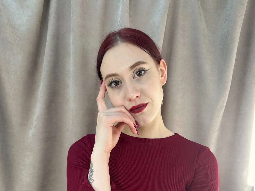 HilldBelow's Offline Chat Room