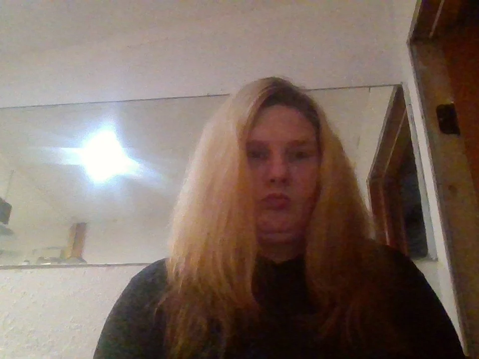 sexualsadie18's Offline XXX Chat