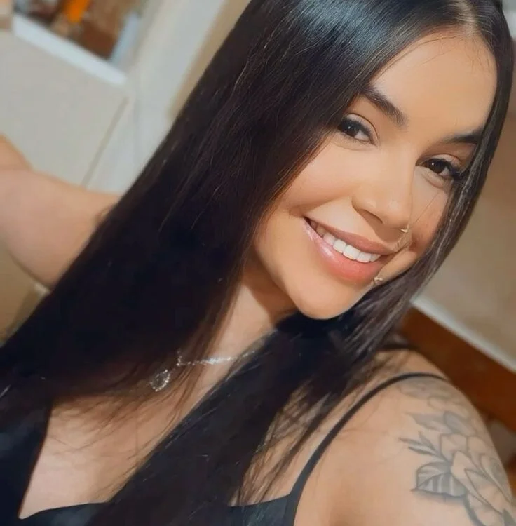 Larissa353 Chat XXX offline