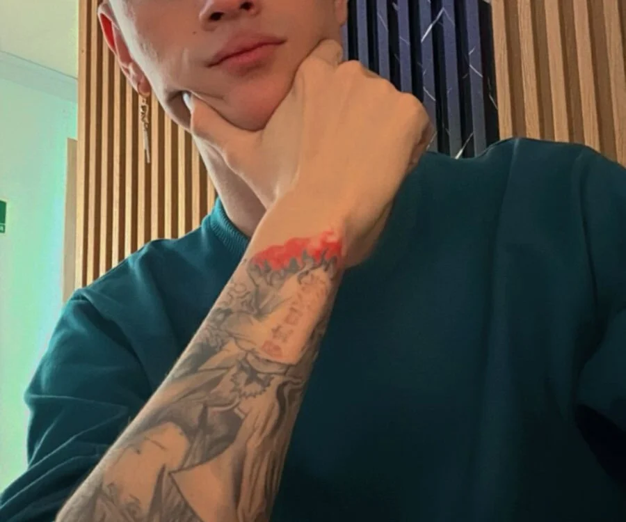 Tyler_cat: συνομιλία ΧΧΧ εκτός σύνδεσης