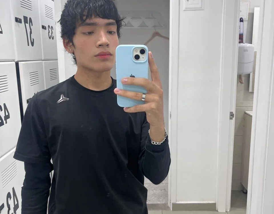 IsaacNovaa – Offline XXX chat