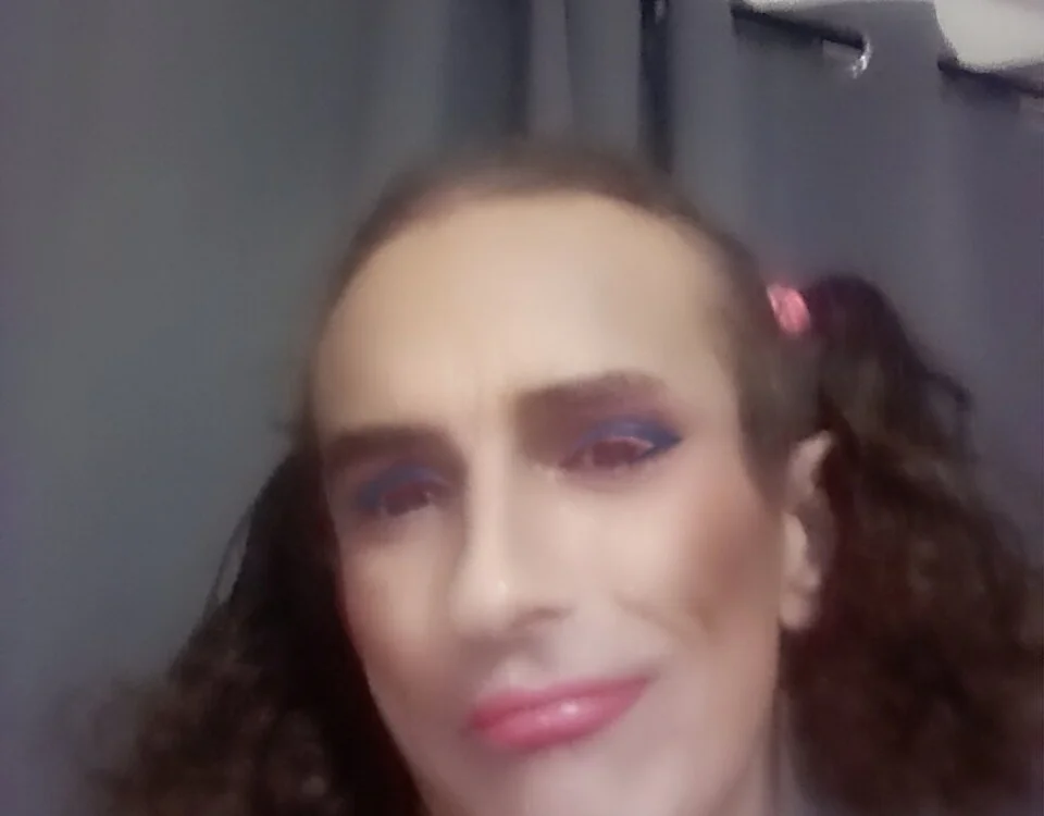 Chrisscousebi offline chatrum