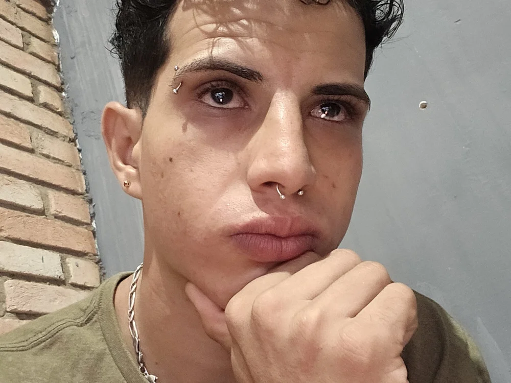 twink79's Offline Chat Room