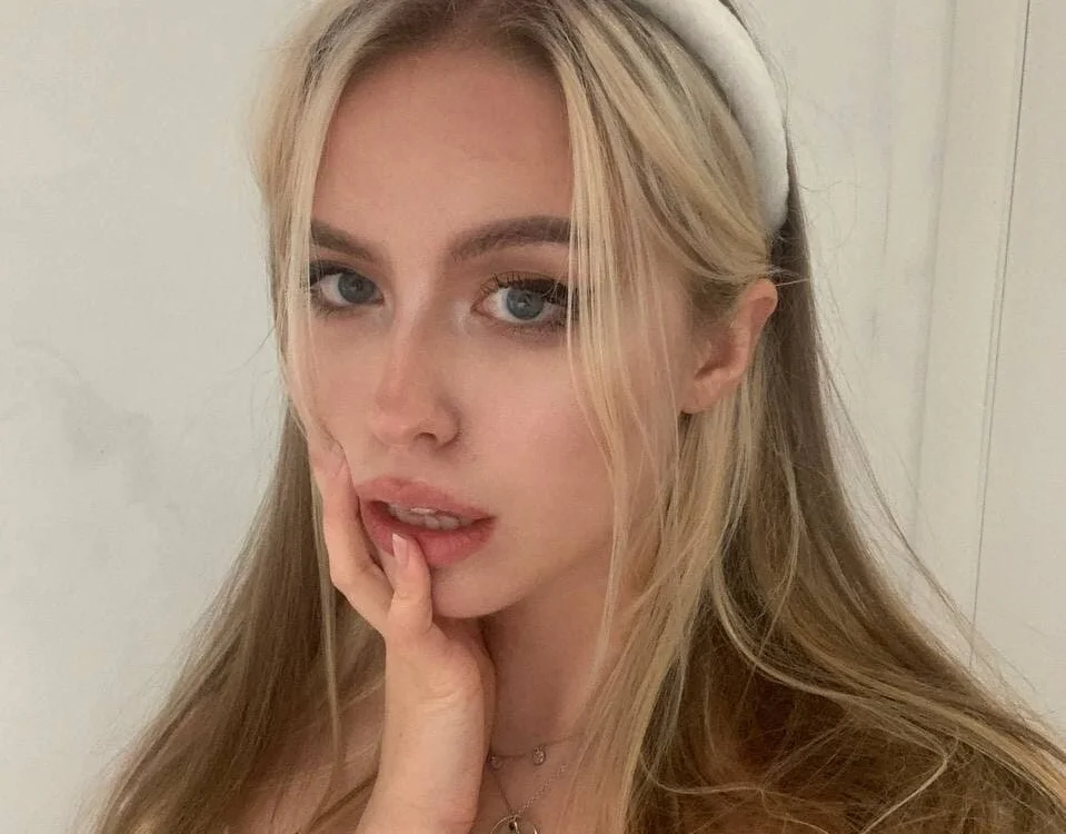 Scarlett_save's Offline XXX Chat