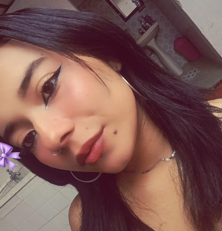 غرفة دردشة roxane_vega دون اتصال