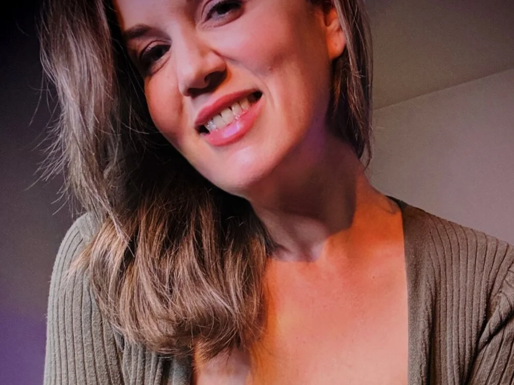 MaiseKnoxn Offline XXX chat