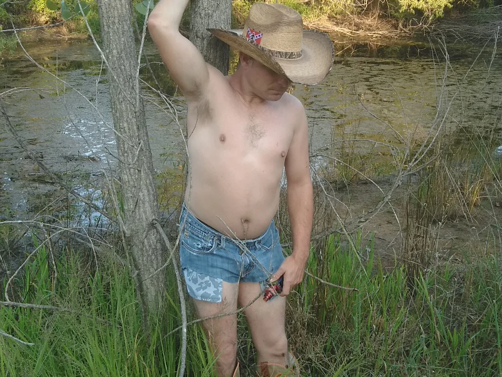 camocowboy69's Offline Chat Room