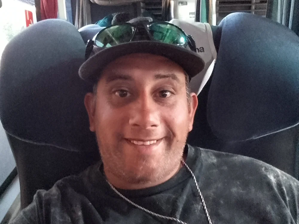 ellocoactivo87's Offline Chat Room
