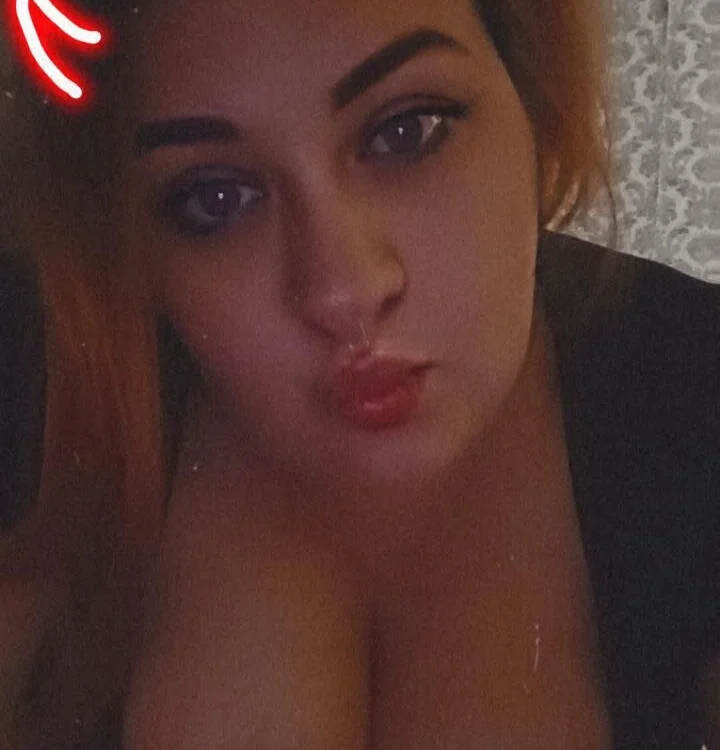 AmandaLuven Offline XXX chat