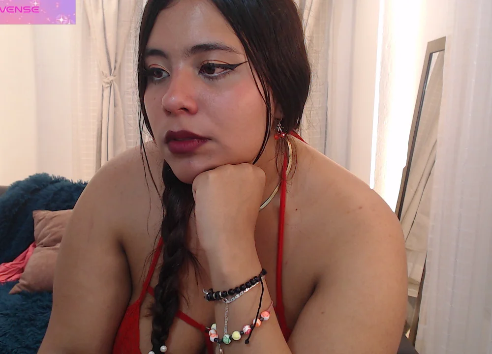 Scarlett_vaneee's Offline XXX Chat