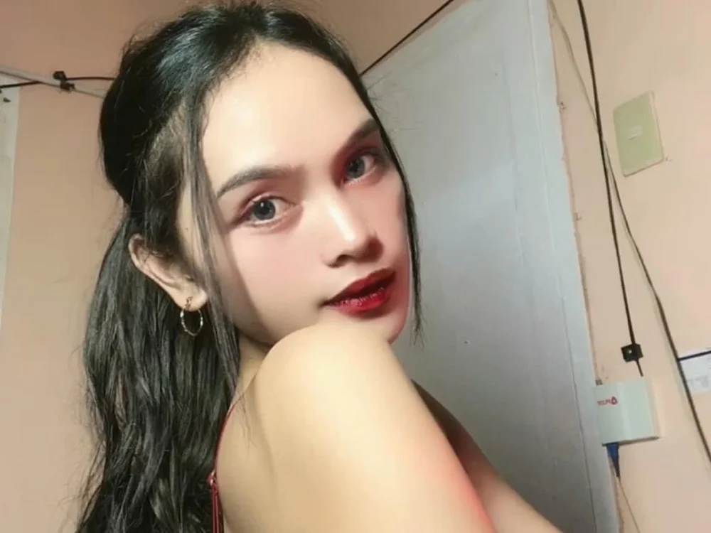 Enchantressxshaira's most recent online preview