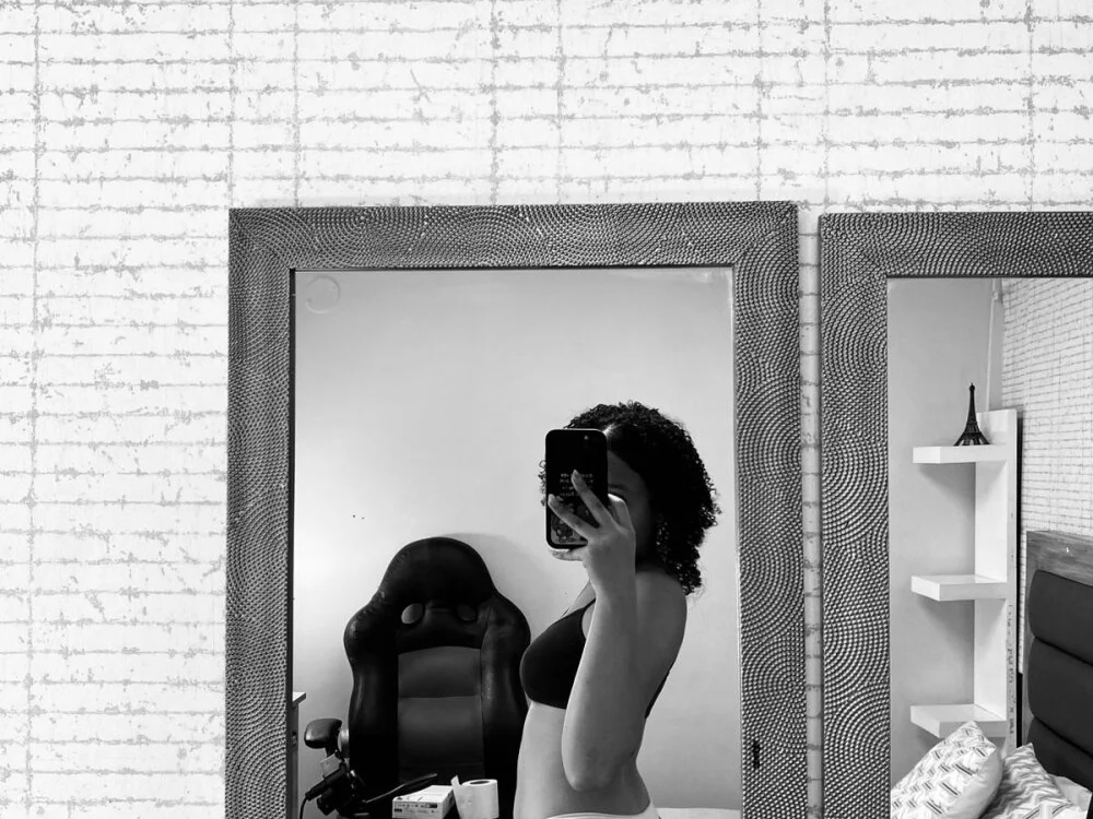 LESLYSIMPSON Adlı Modelin Çevrimdışı XXX Sohbeti