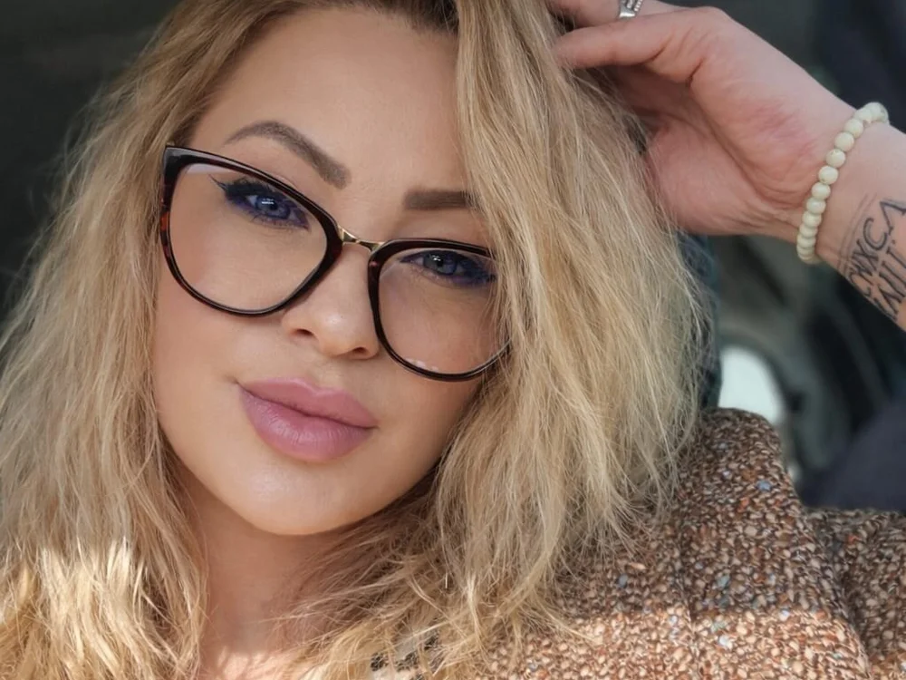 AngelGlowx cam model