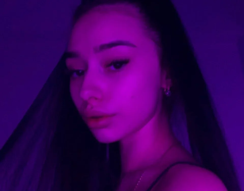 Alice_royce's Offline Chat Room