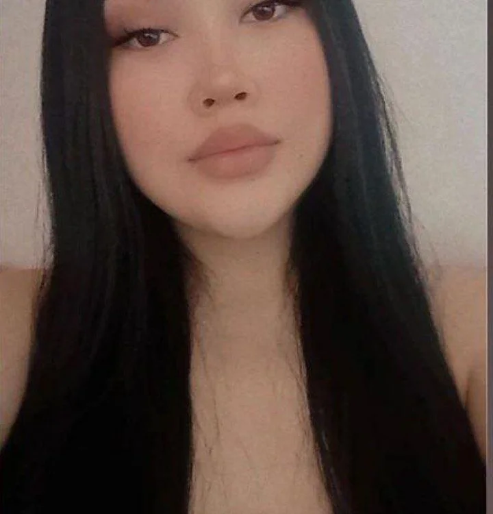 delicious_ariana's Offline Chat Room